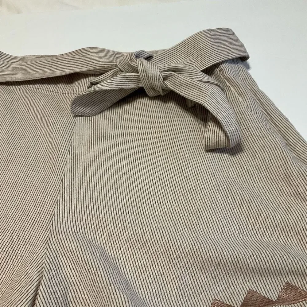 Moon River Pleat Blanket Stitch Short Paper Bag Shorts. Brown Pinstripes, Medium
